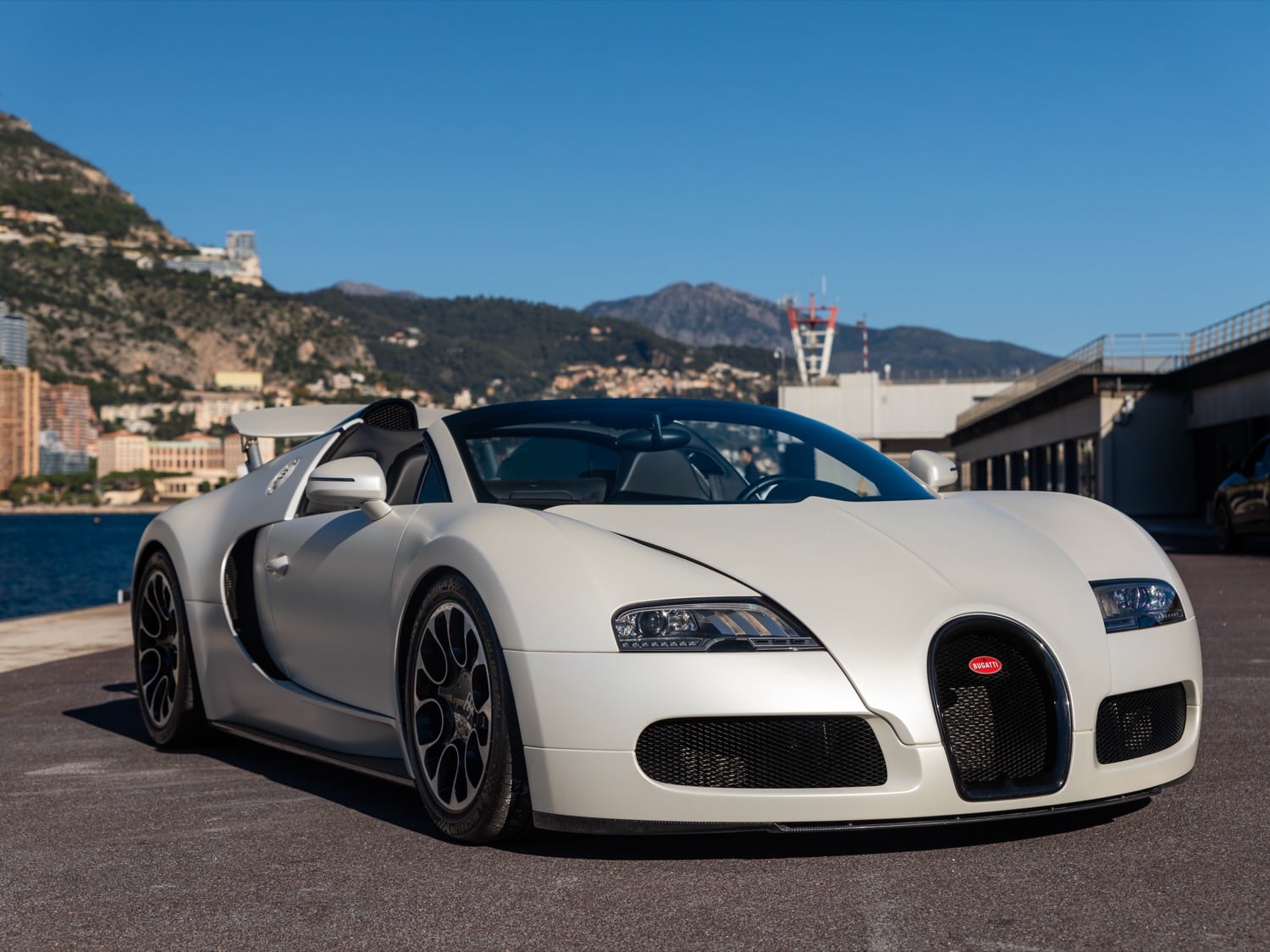 Bugatti Veyron Grand Sport Sang Blanc